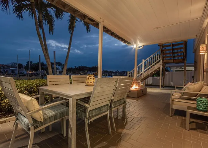 Azule Waterfront With Private Dock Holiday home