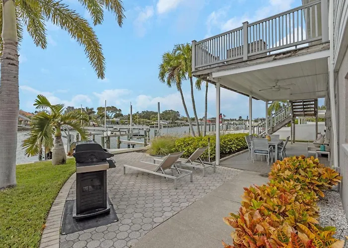 Azule Waterfront With Private Dock Holiday home Clearwater Beach