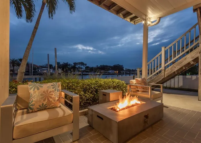 Azule Waterfront With Private Dock Holiday home Clearwater Beach